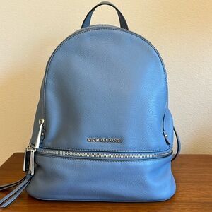 EUC Michael Kors Rhea Medium pebbled leather blue Backpack